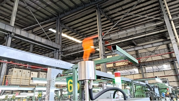 同是不銹鋼換熱管，為什么有的很亮，有的很暗