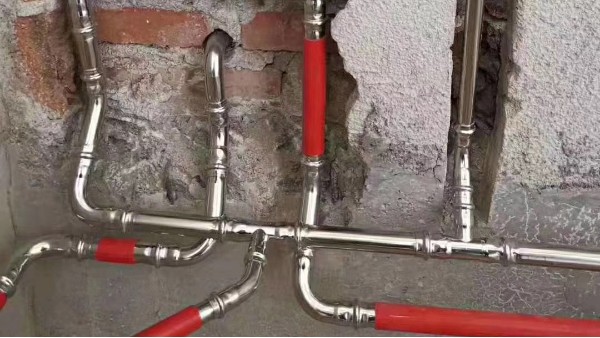 不銹鋼雙卡壓管件和焊接管件的區(qū)別有哪些？