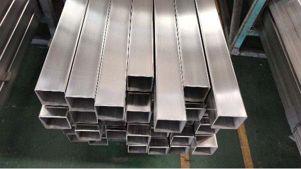 為什么不銹鋼焊管會(huì)出現(xiàn)“掉皮”情況？