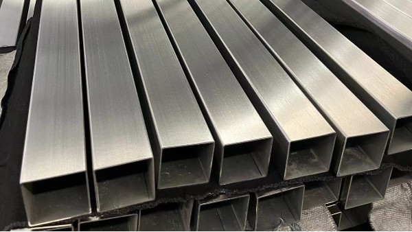 304不銹鋼制品管為何變形？